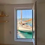 Bellavista Houseboat דירה