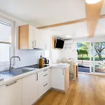 Bellavista Houseboat דירה בפורטורוז