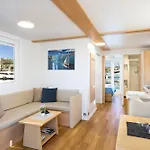 Bellavista Houseboat