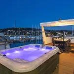 Bellavista Houseboat *