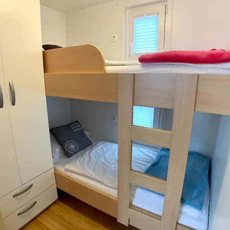 Bellavista Houseboat