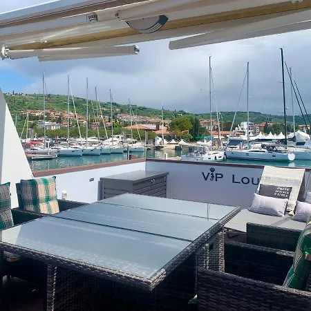 Apartment Bellavista Houseboat