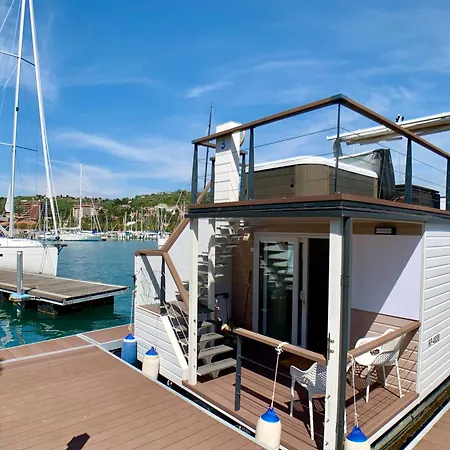 Bellavista Houseboat Apartment Portoroz