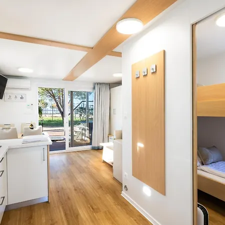 Bellavista Houseboat *