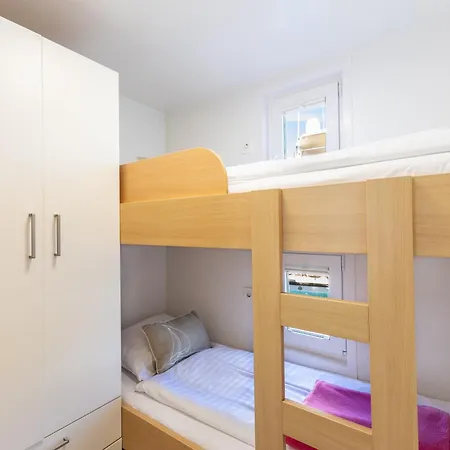 Bellavista Houseboat 波尔托罗