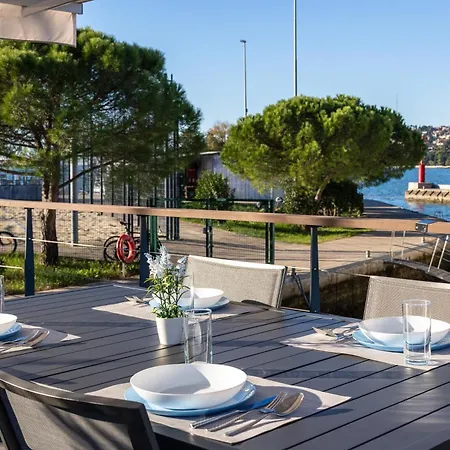 公寓 Bellavista Houseboat 波尔托罗