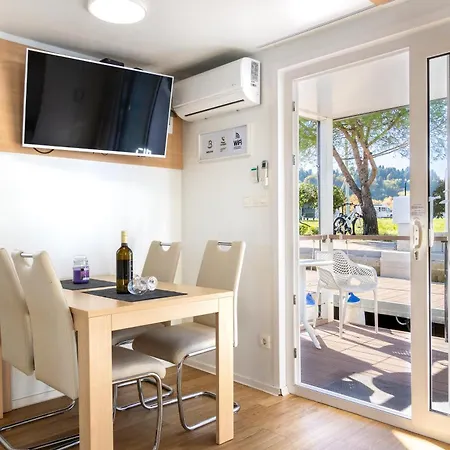 Bellavista Houseboat