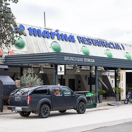 Bellavista Houseboat *