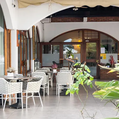 Bellavista Houseboat 波尔托罗