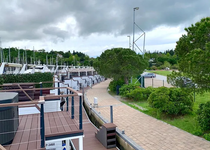 Διαμέρισμα Bellavista Houseboat *