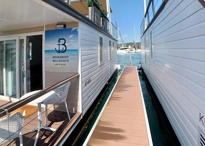 Bellavista Houseboat Apartment *