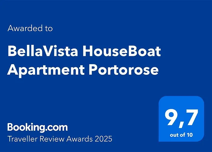 Bellavista Houseboat